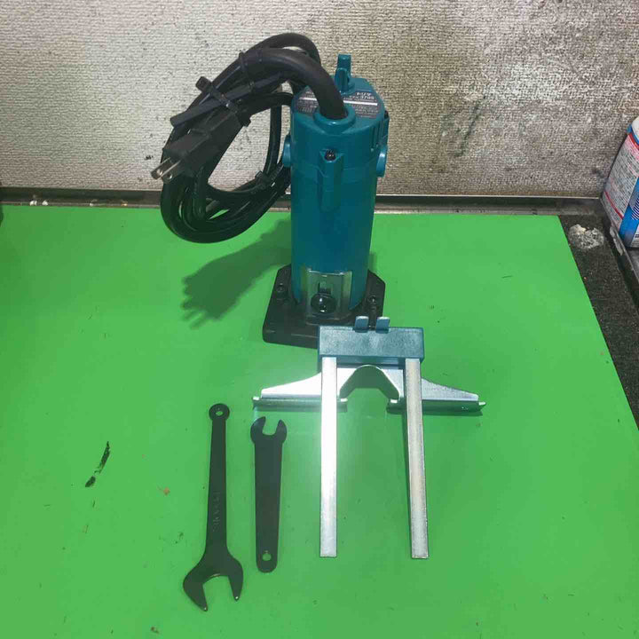 〇マキタ(makita) トリマ チャック孔径6mm 3705【町田店】