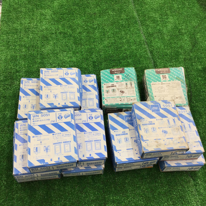 National ナショナル 埋込ホタルスイッチ WN5051 14箱 1箱10個入り 1箱WN5241混じってます【桶川店】