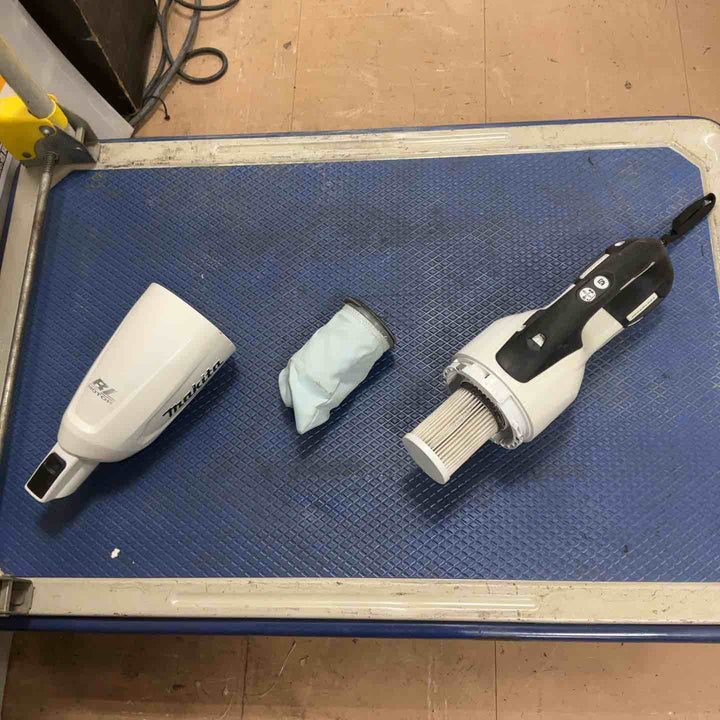 ◇マキタ(makita) コードレスクリーナー CL281FDZCW【草加店】