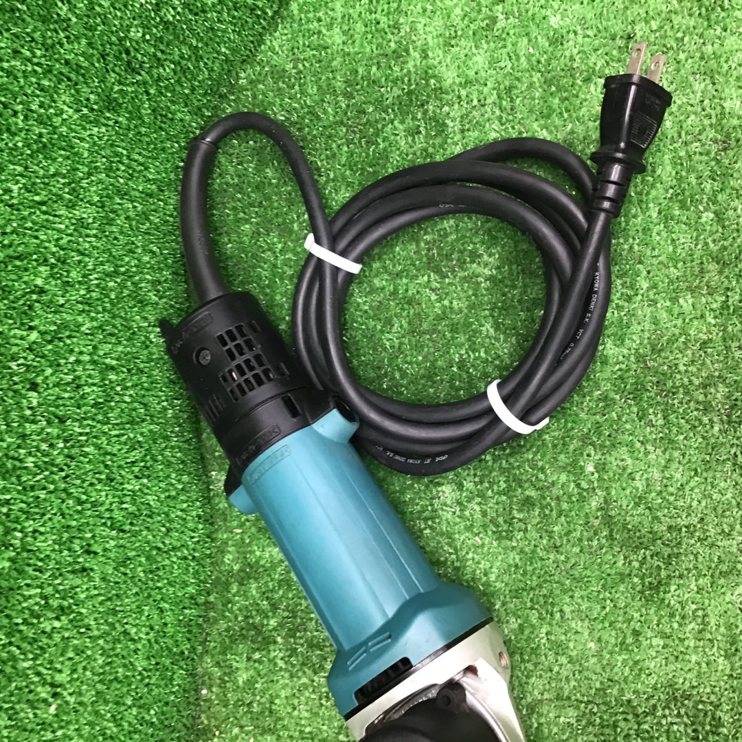 ☆マキタ(makita) 100mmディスクグラインダ 9533B 先端アタッチメント付き 【桶川店】