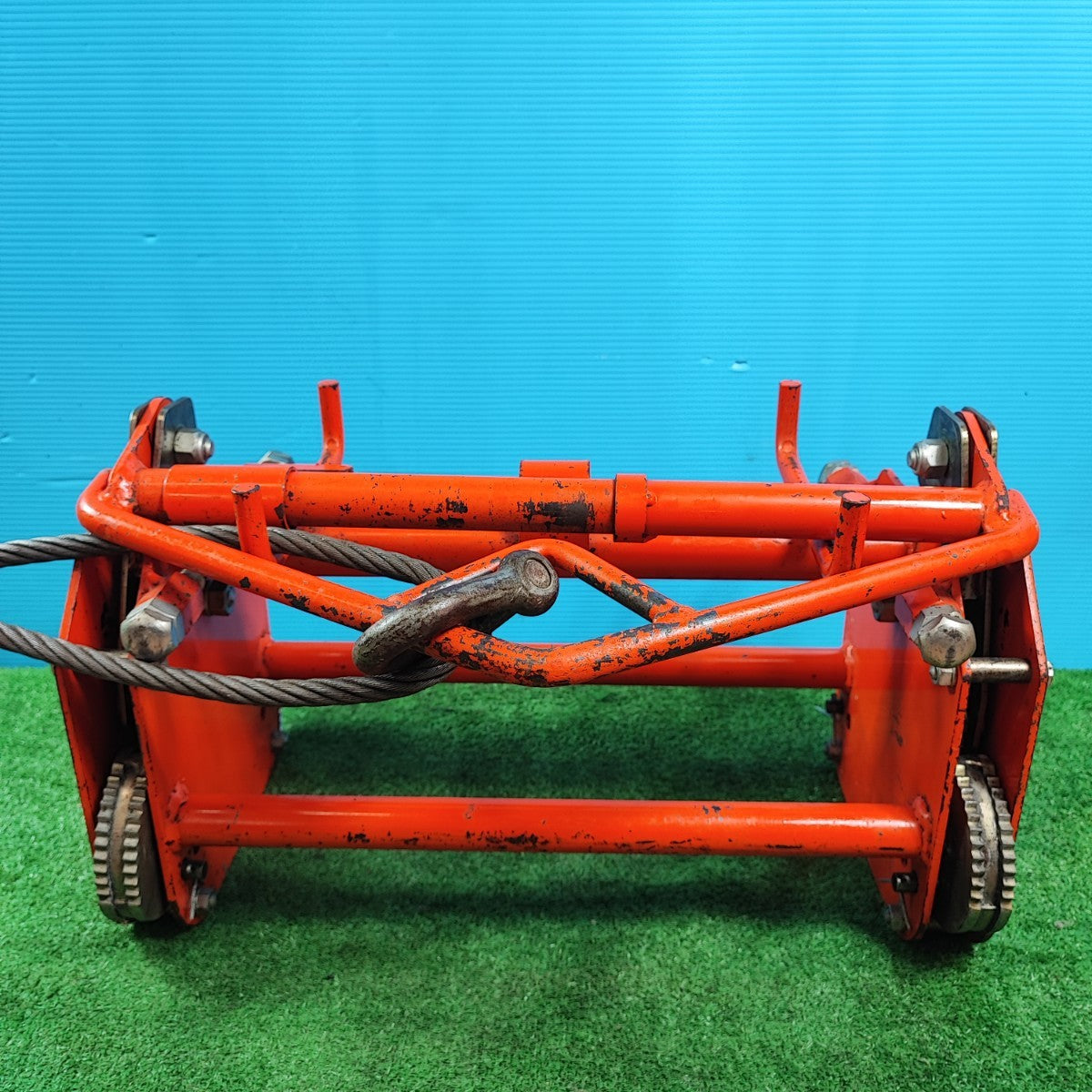 サンキョウトレーディング U字溝吊クランプ 内吊り用 マシン