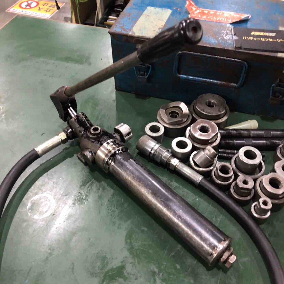 ◇IZUMI 手動油圧パンチャー SH-10-1【草加店】