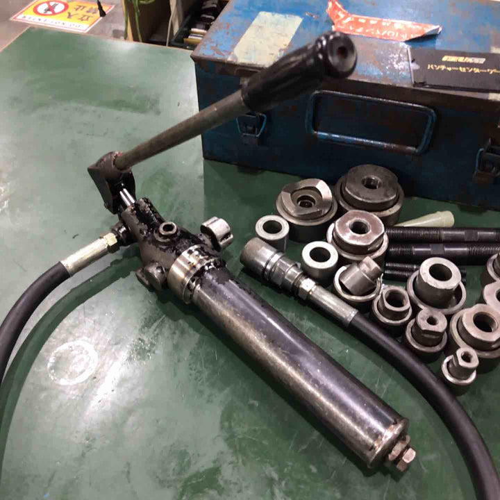 ◇IZUMI 手動油圧パンチャー SH-10-1【草加店】