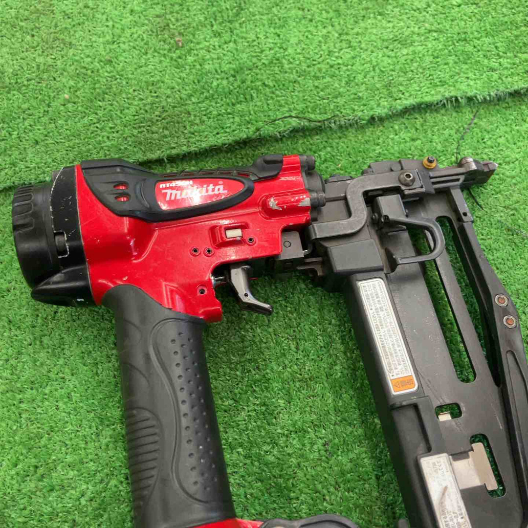 【中古品】 マキタ/makita 高圧フロアタッカ・AT450H 【桶川店】