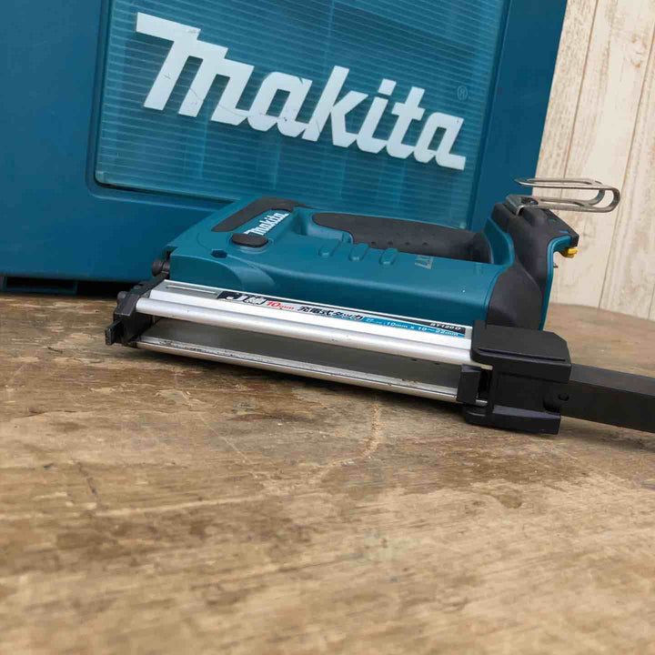 ◇マキタ(makita) コードレスタッカ ST120DZK【柏店】