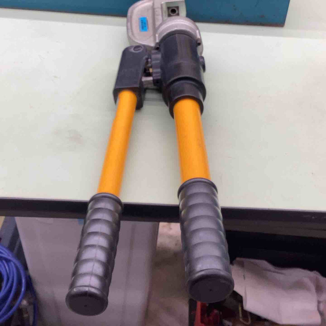 ◇泉精器(IZUMI)  T型手動油圧式圧縮工具 EP-365【越谷店】