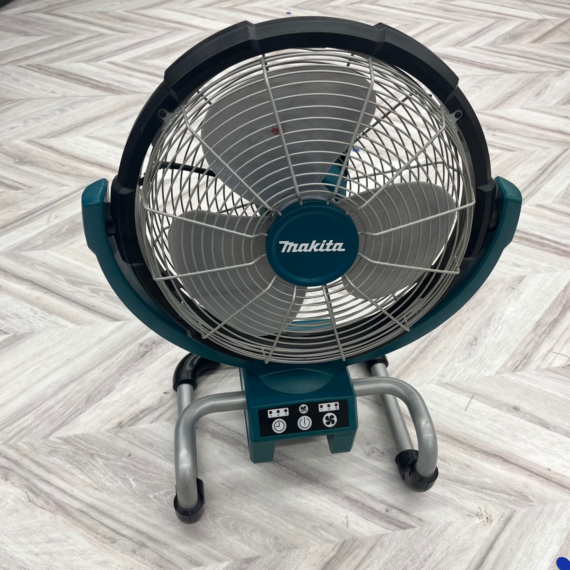☆マキタ(makita) コードレス産業扇 CF300DZ【越谷店】 – アクトツール