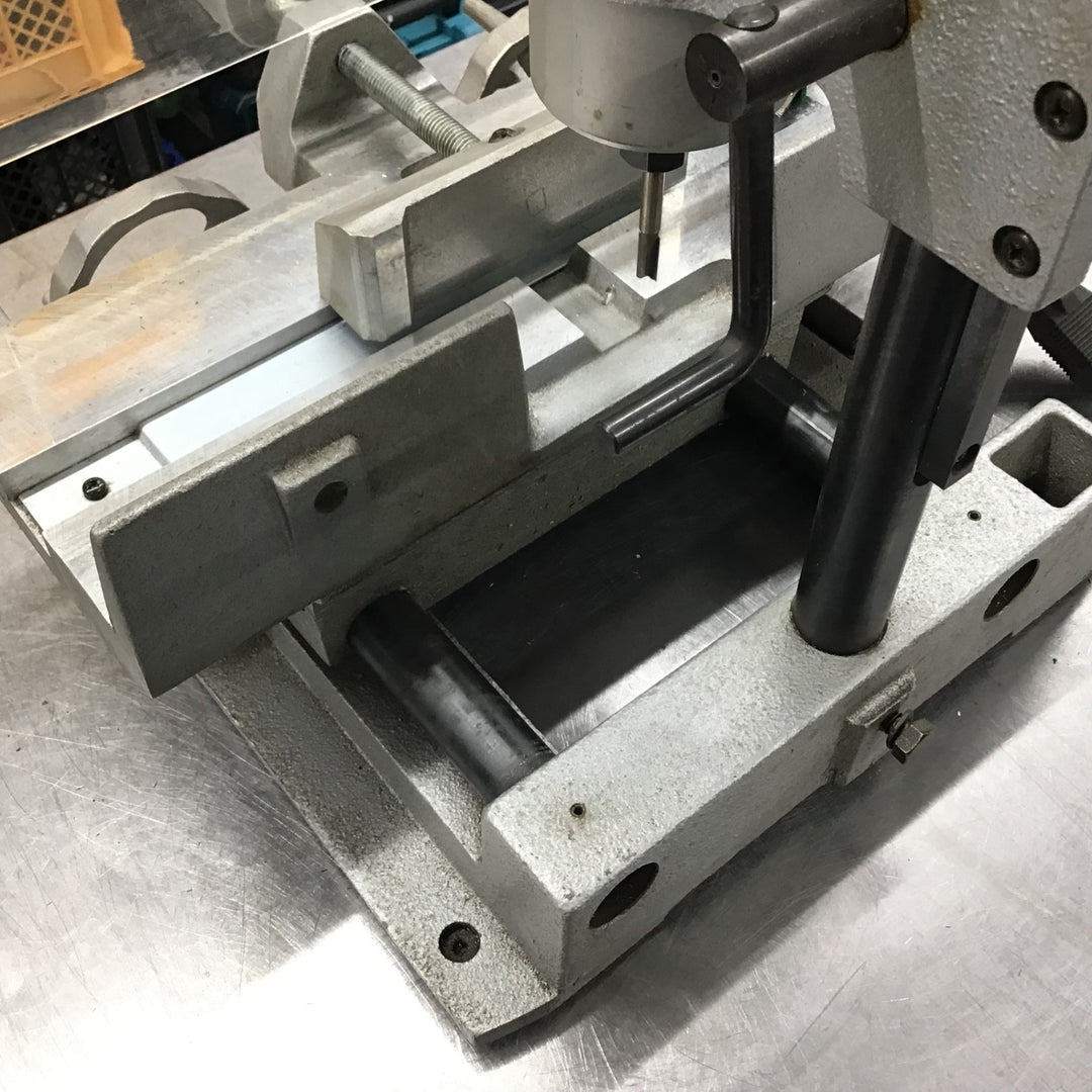 〇マキタ(makita) サッシルーター 4401【戸田店】
