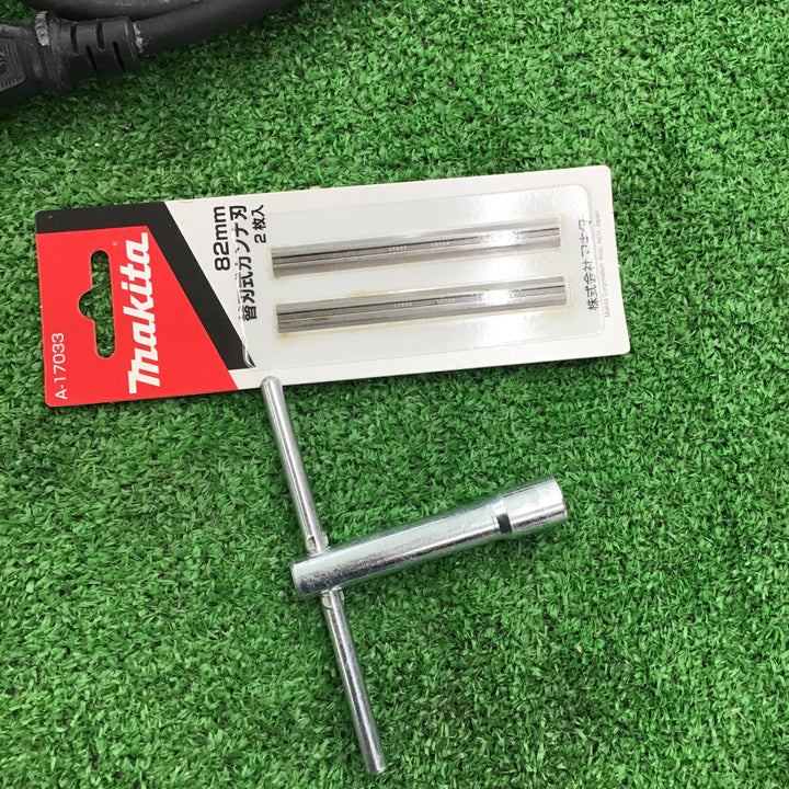 ☆マキタ(makita) 電気カンナ KP0800ASP 替刃式 コード削れあり【桶川店】