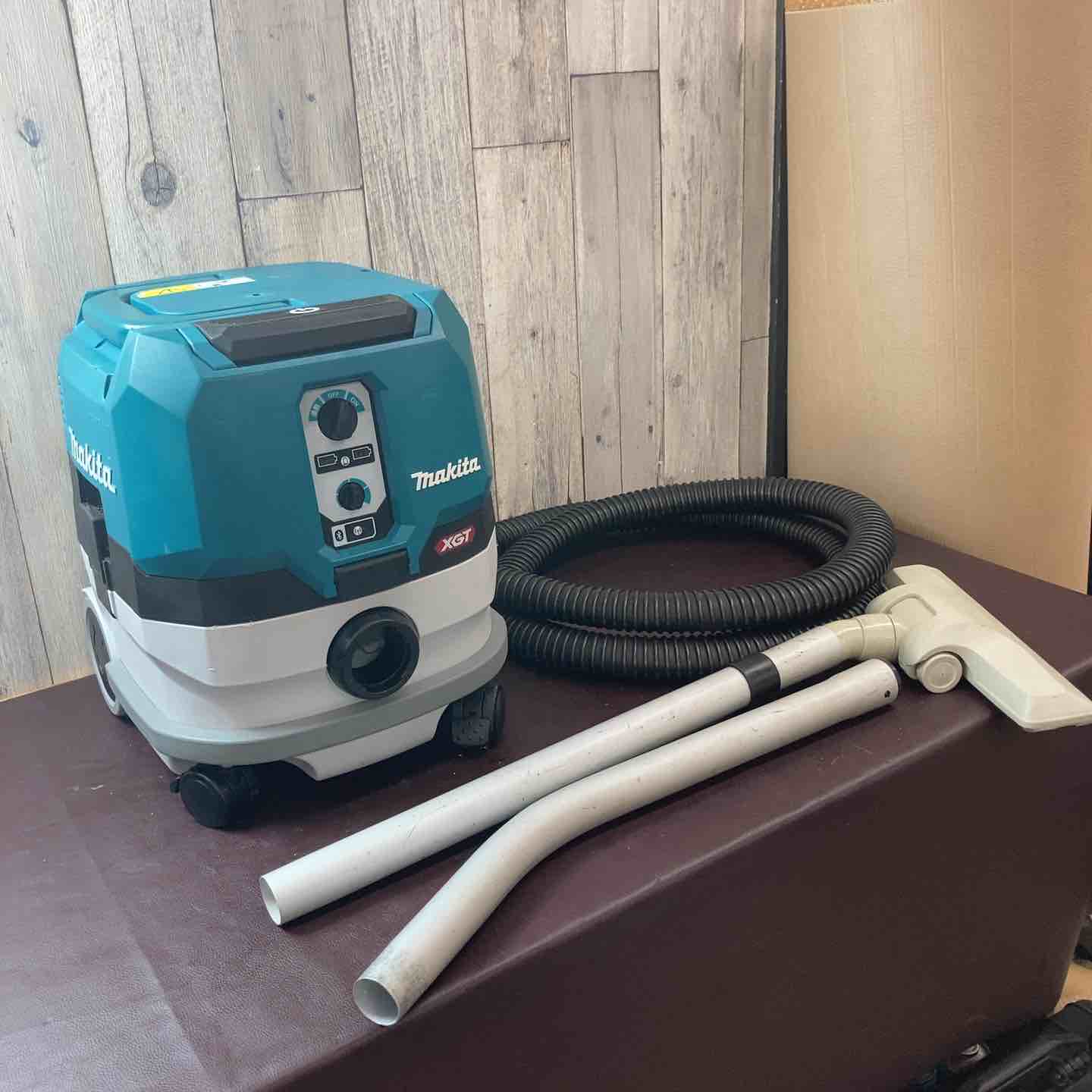 中古品】 マキタ(makita) コードレス集じん機 VC002GZ ホース・ノズル
