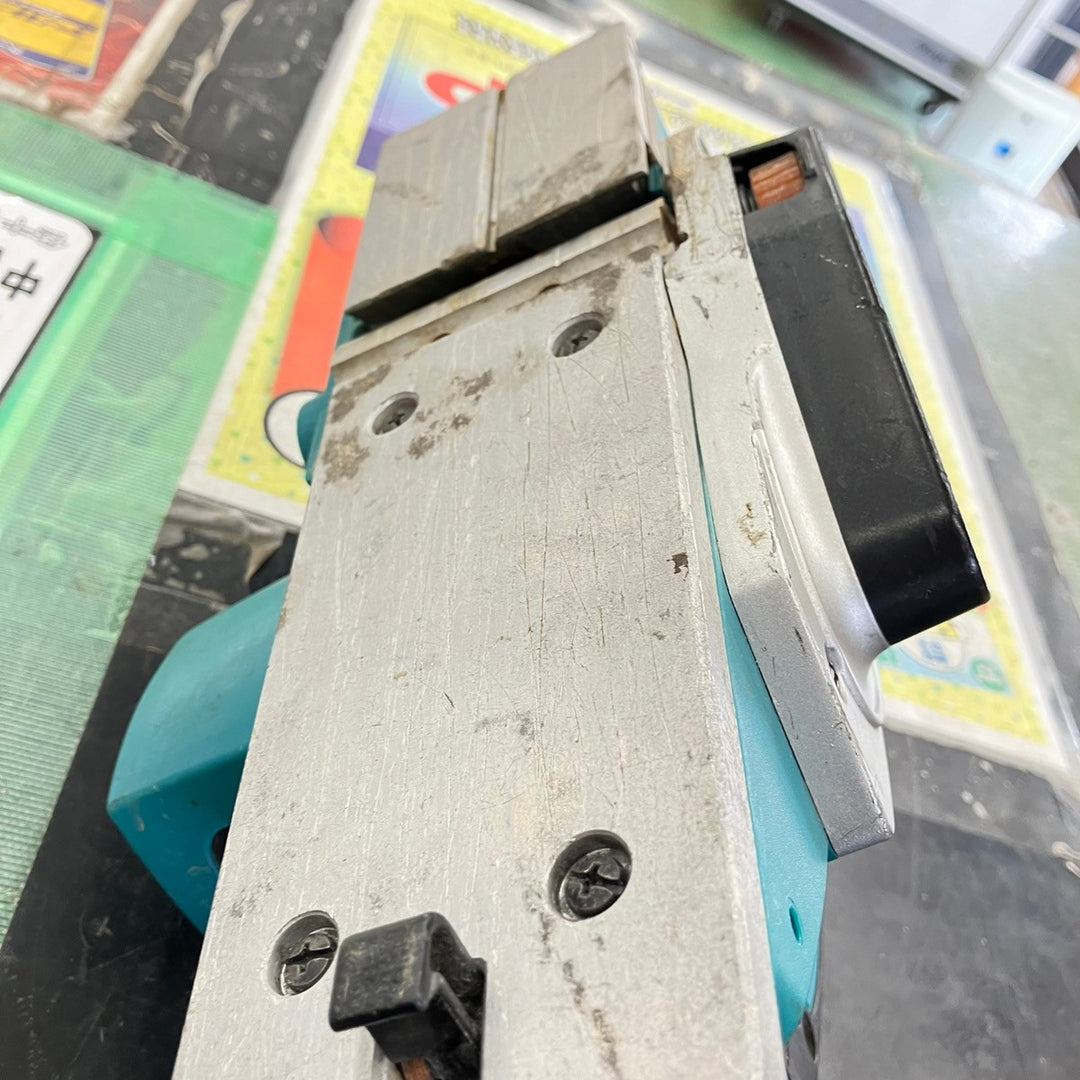 ☆マキタ(makita) 電気カンナ KP0800A 替刃式【桶川店】