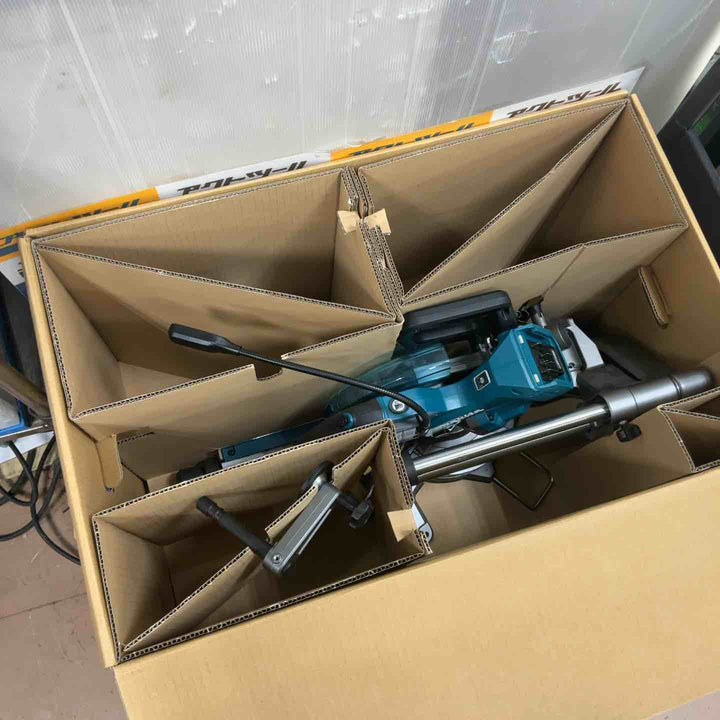 ★マキタ(makita) コードレススライドマルノコ LS008GZ【草加店】