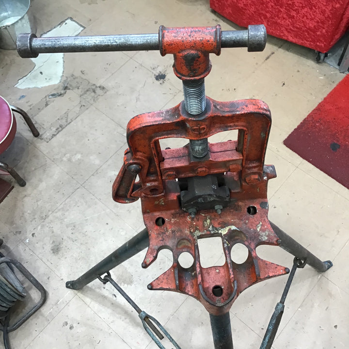 【店頭受取り限定】 シィエム・シィ(CMC) パイプバイス パイプクランプ TYPE A2 105 【草加店】