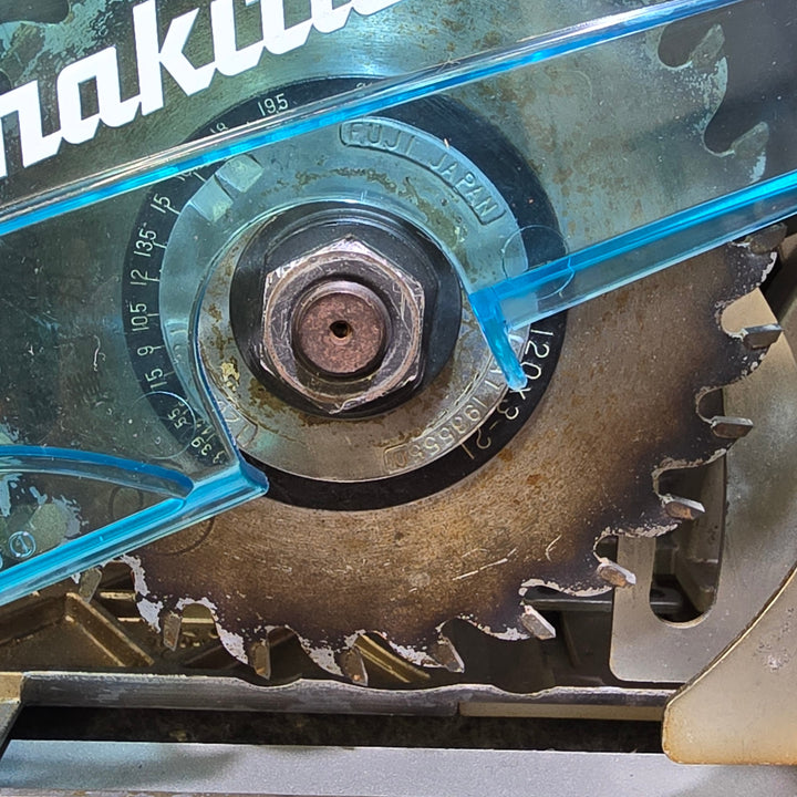 【中古品・カッタカバー新品!】マキタ(makita) 小型ミゾキリ 溝切  3005BA【桶川店】