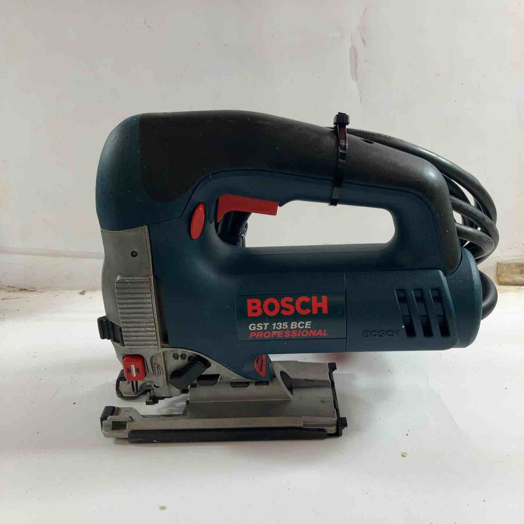 ◇ボッシュ(BOSCH) 電子スーパージグソー GST135BCE【川崎店】