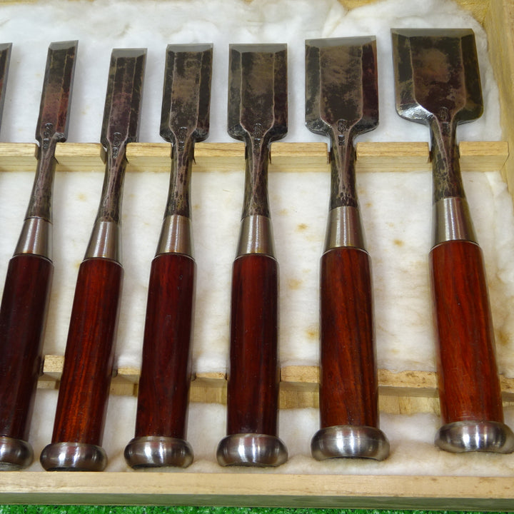 田斎作? 「侊悦」 槌目 10本組鑿 【岩槻店】