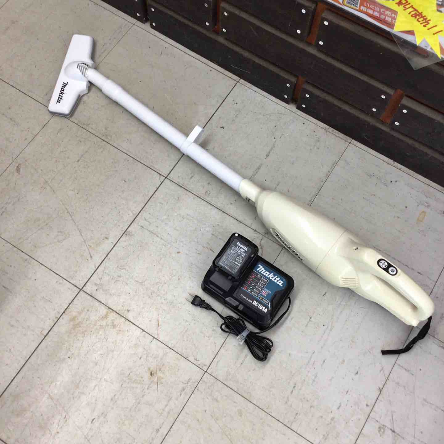 現状品】 マキタ/makita コードレスクリーナー CL108FDSHW 【鴻巣店