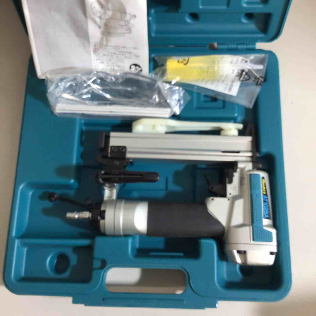 ◇マキタ(makita) 常圧エアタッカ 10mm AT1025AK【戸田店】