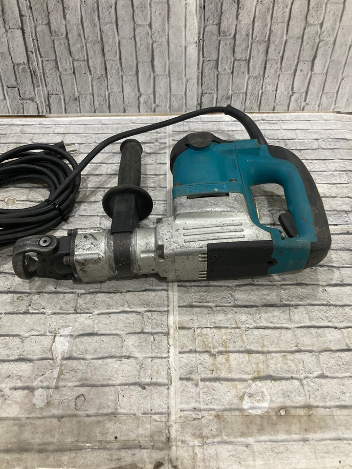 ★マキタ(makita) 電動ハンマ HM0830 17mm六角軸 打撃数 min-1(回/分):2,700 【川口店】