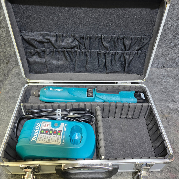 【中古品・ケース代替品】マキタ(makita)コードレスペンインパクトドライバ TD020DS【桶川店】