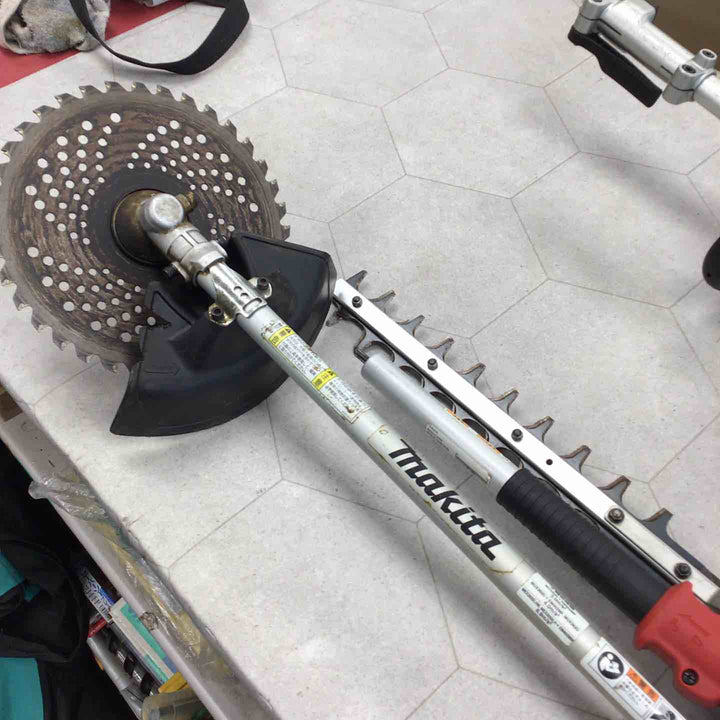 ◇マキタ(makita) コードレススプリット草刈機  MUX60DZ【川崎店】