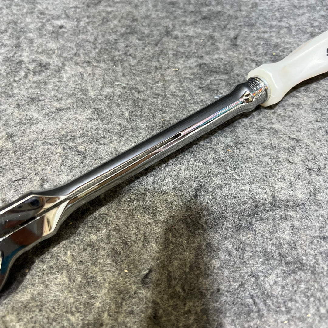 ▼スナップオン/Snap-on 3/8drスイべルヘッドラチェット 差込角:3/8 FHNFD100 旧グリップ パールホワイト【桶川店】