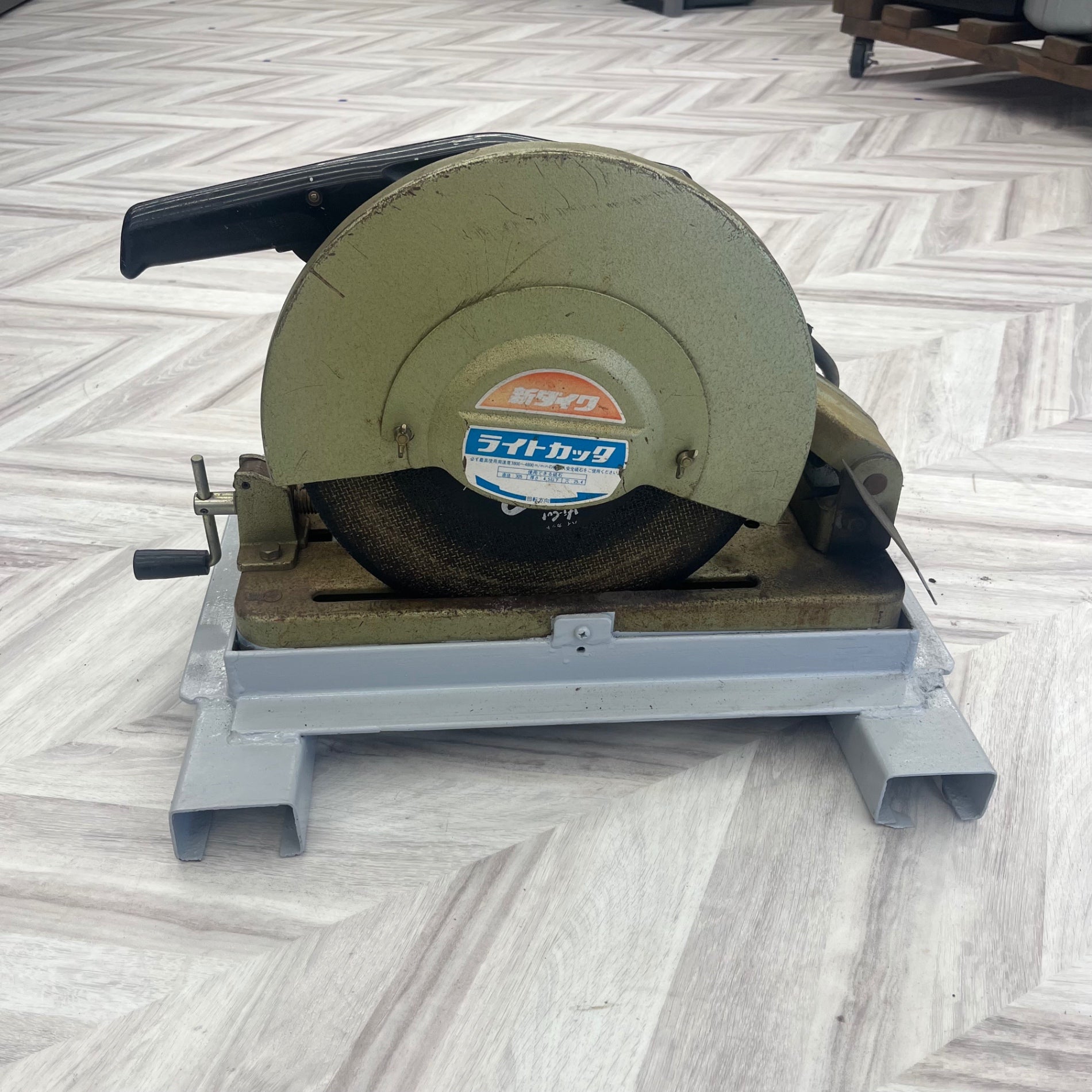 〇新ダイワ(Shindaiwa) 高速切断機 L305S-N ライトカッタ【越谷店