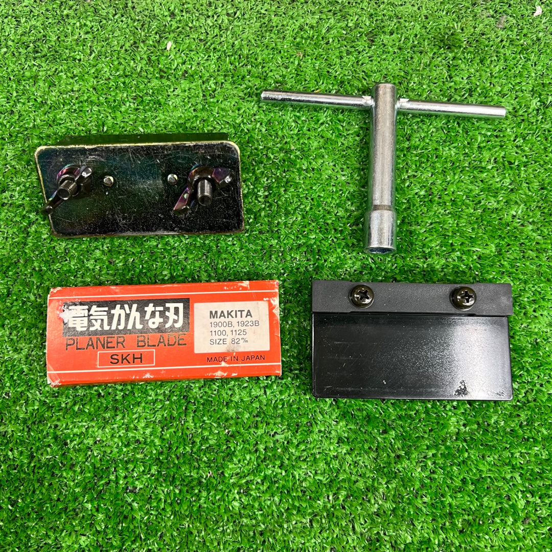 〇マキタ(makita) 際カンナ 1001N  有効切削幅 82mm 動作品【桶川店】