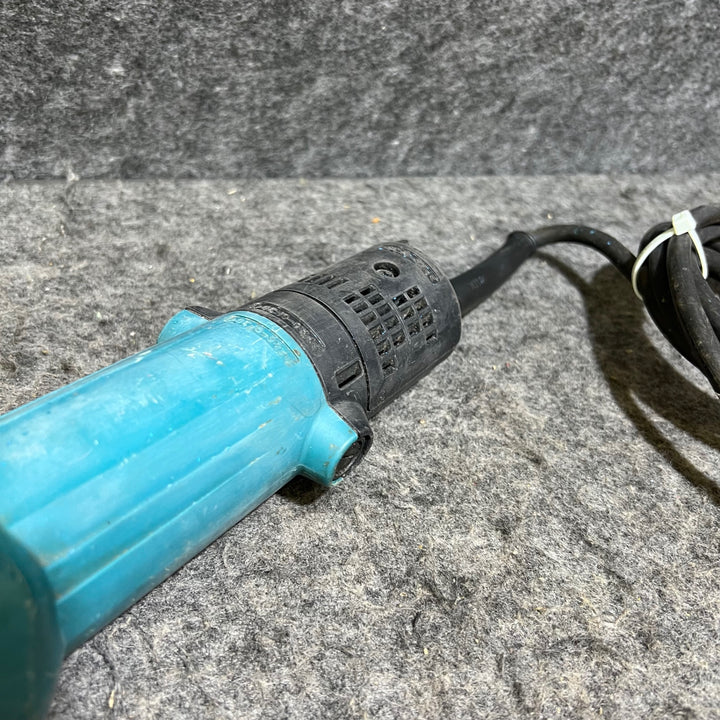 ☆マキタ(makita) ディスクグラインダ 低速高トルク ブレーキ付 100mm 9533BLA ※カバーなし 【桶川店】