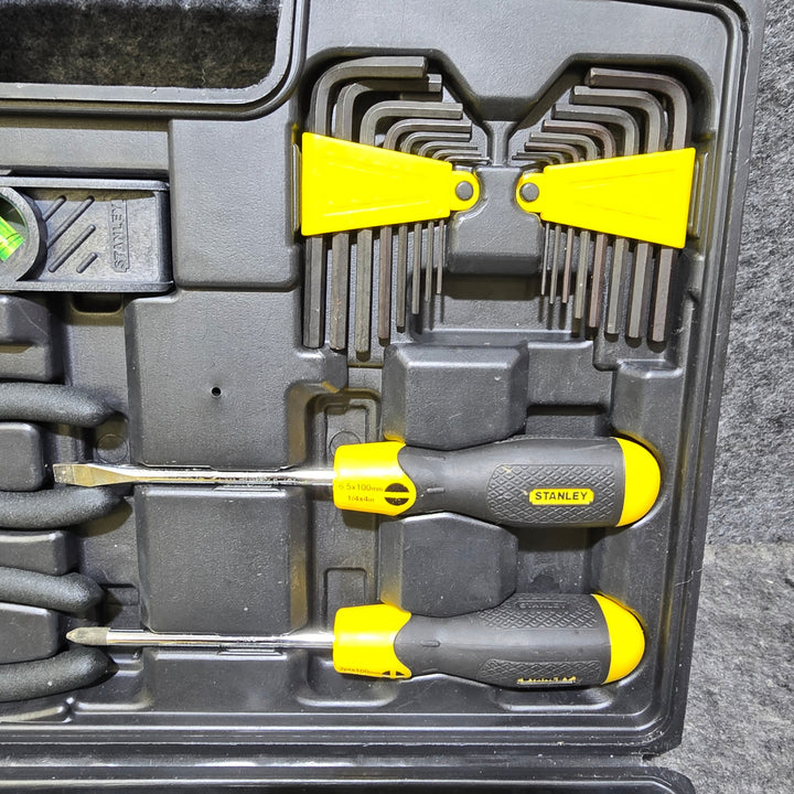 【美品】STANLEY(スタンレー) 工具セット Stanley 65 ピース Homeowner's ツールキット 94248【桶川店】