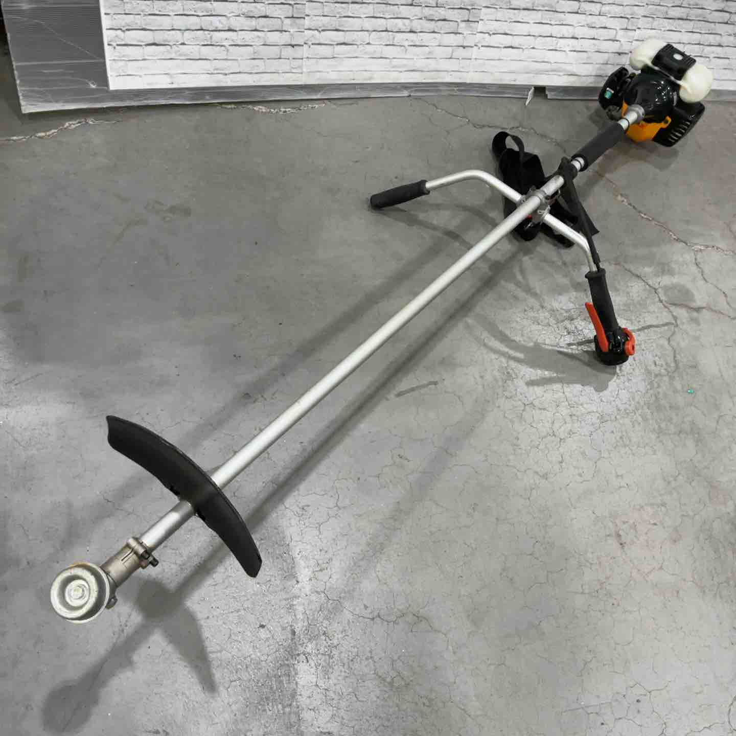 店頭受取り限定】◇京セラ(Kyocera) 旧リョービ エンジン刈払機 EKM