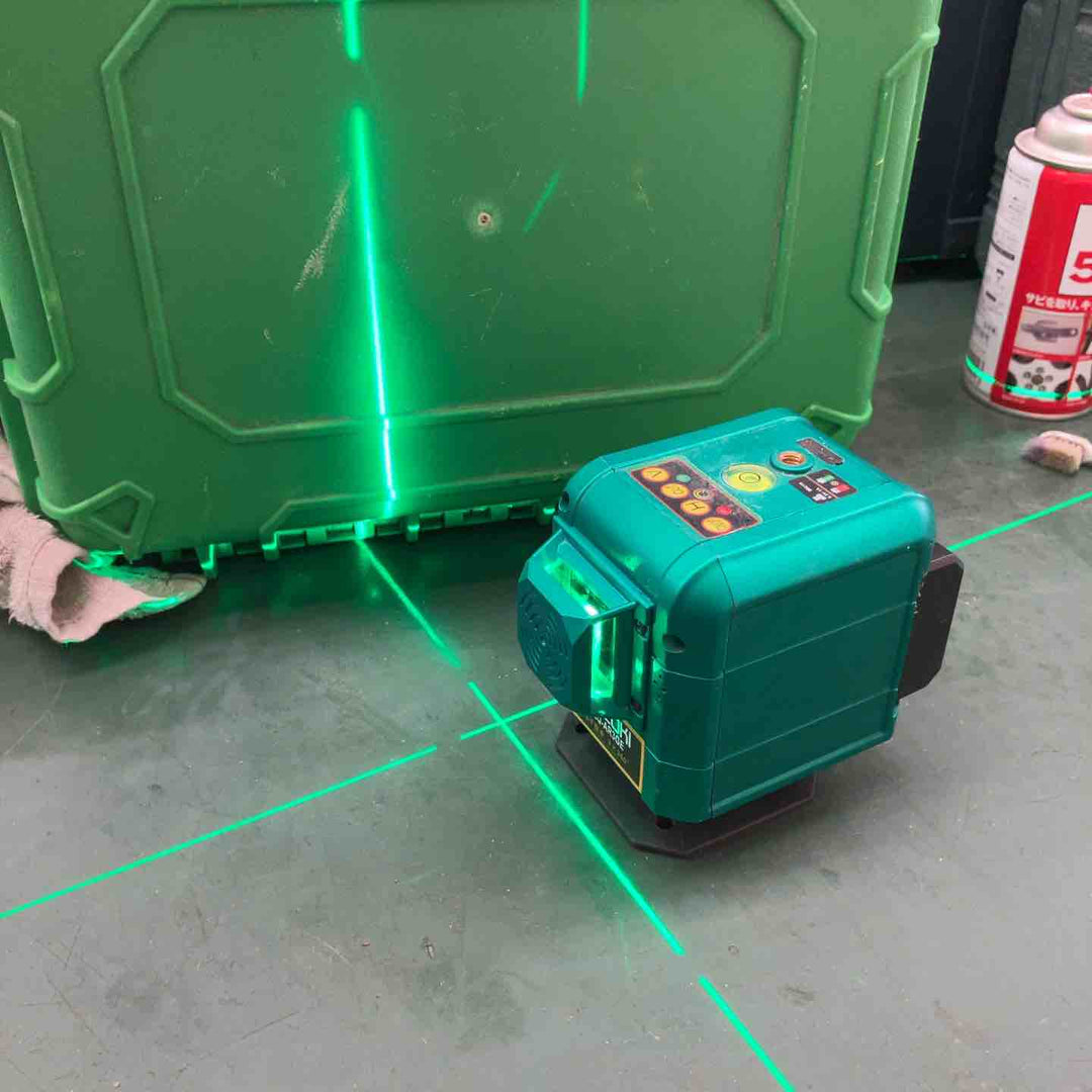 SOZOKI 360°フルライン電子整準グリーンレーザー墨出し器 SLQ-AR3GE *ACアダプター無し【鴻巣店】