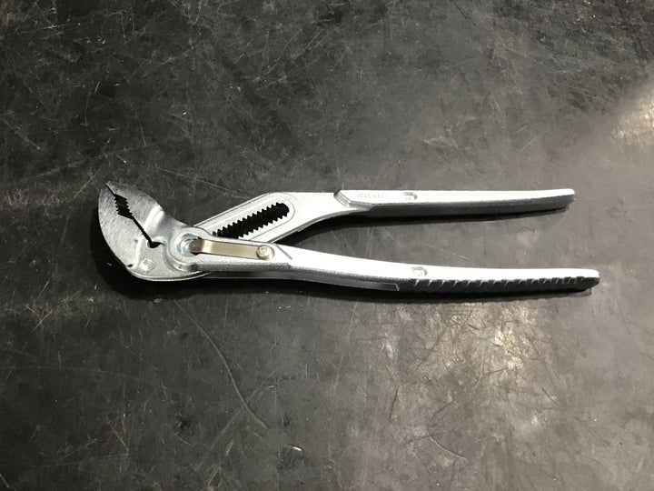 ブランド工具その他 GEDORE ウォーターポンププライヤー 142-7【草加店】