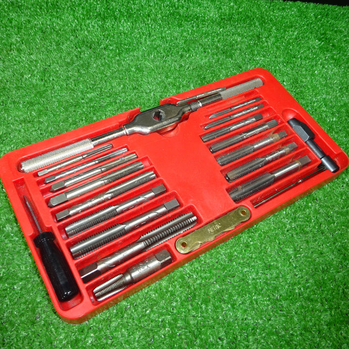 MACTOOLS/タップアンドダイスセット/8017TS  【岩槻店】