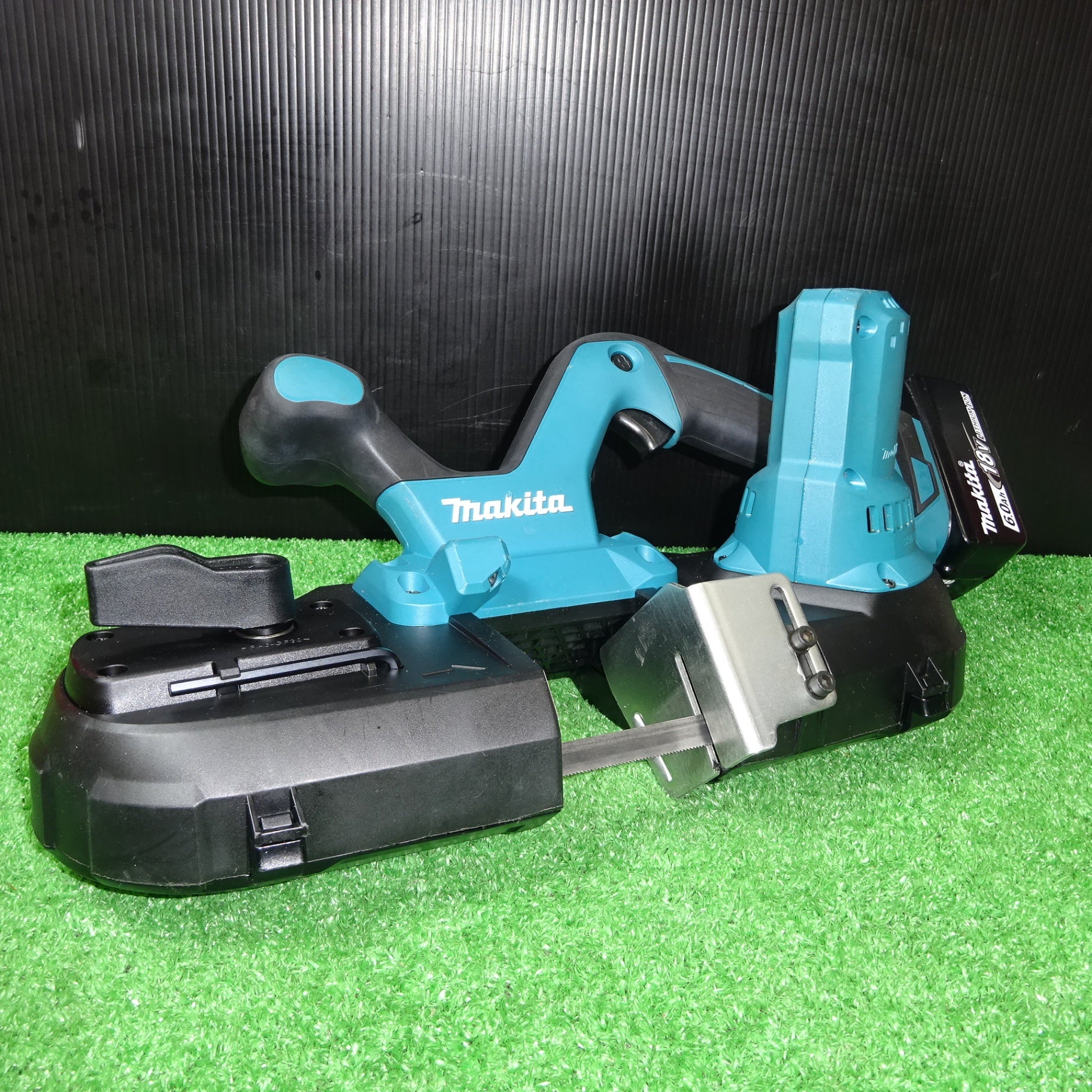 中古品】☆マキタ(makita) コードレスバンドソー PB181DZ バッテリー1個付き【岩槻店】 – アクトツールオンラインショップ