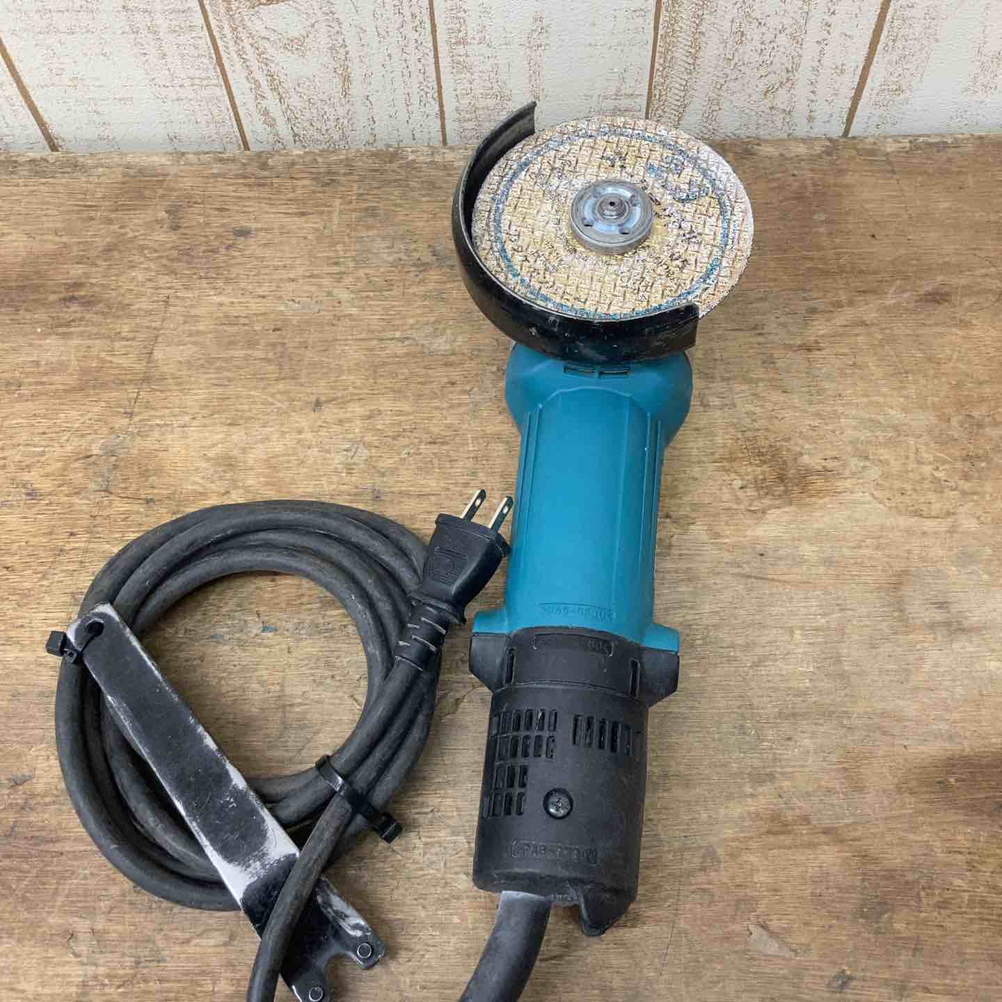 ☆マキタ(makita) 100mmディスクグラインダ 9533B【柏店】 – アクト