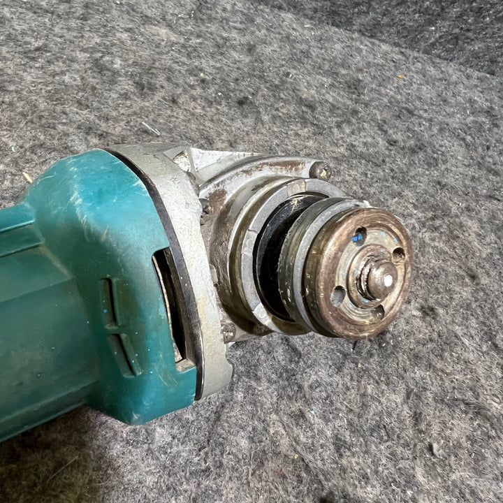 ☆マキタ(makita) ディスクグラインダ 低速高トルク ブレーキ付 100mm 9533BLA ※カバーなし 【桶川店】