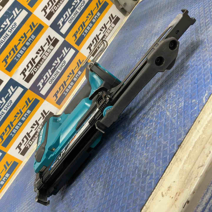 ★マキタ(makita) コードレスタッカー ST121DZK【草加店】