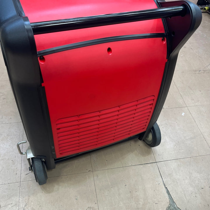 【店頭受取り限定】〇新ダイワ(shindaiwa) IEG5500M-Y インバータガソリンエンジン発電機 HOUR 72 バッテリー新品!! 【草加店】