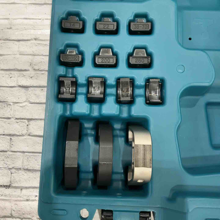 ★マキタ(makita) コードレス圧着機 TC300DRG【川口店】