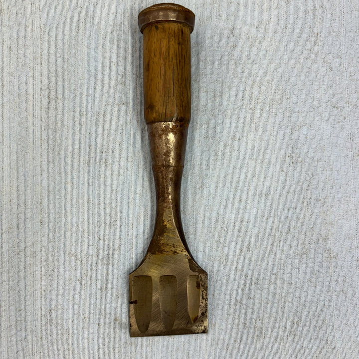 助丸 角のみ 鑿 刃幅:約47.45㎜ 三つ裏 錆多【柏店】