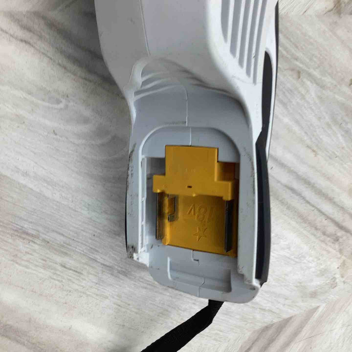 ☆マキタ(makita) コードレスクリーナー CL181FDZW【越谷店】