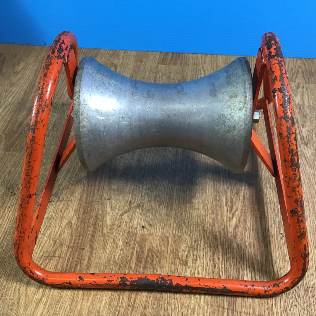 【中古品】ミノル工業 ケーブルコロ ローラー横幅250㎜/径180㎜【岩槻店】