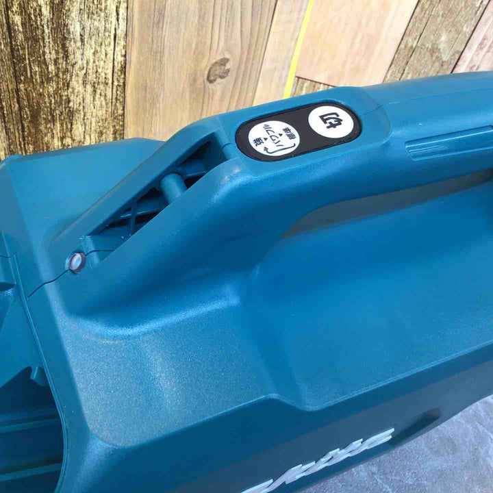 ☆マキタ(makita) コードレス掃除機(充電式クリーナー) CL121DZ【八潮店】