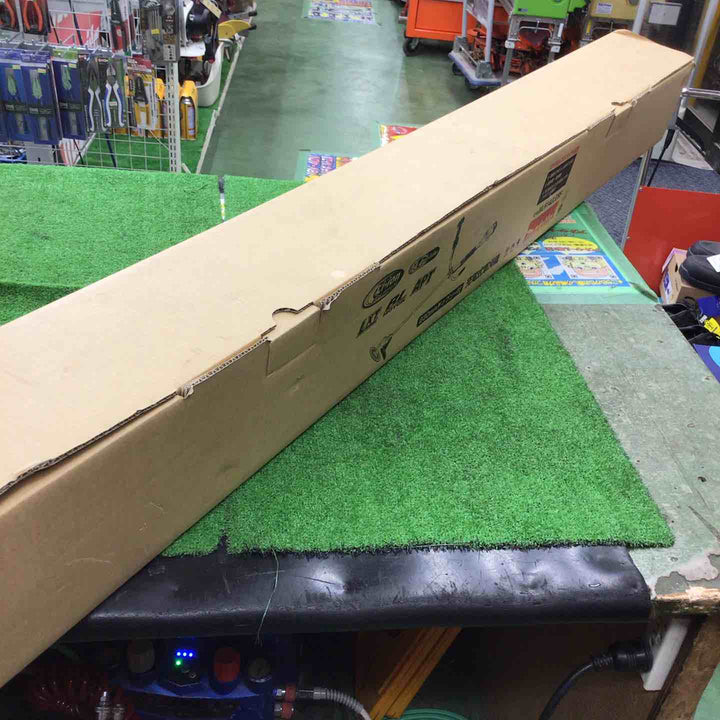 〇マキタ(makita) 充電式草刈機 Uハンドル 14.4V バッテリ・充電器付 MUR142UDRF【桶川店】