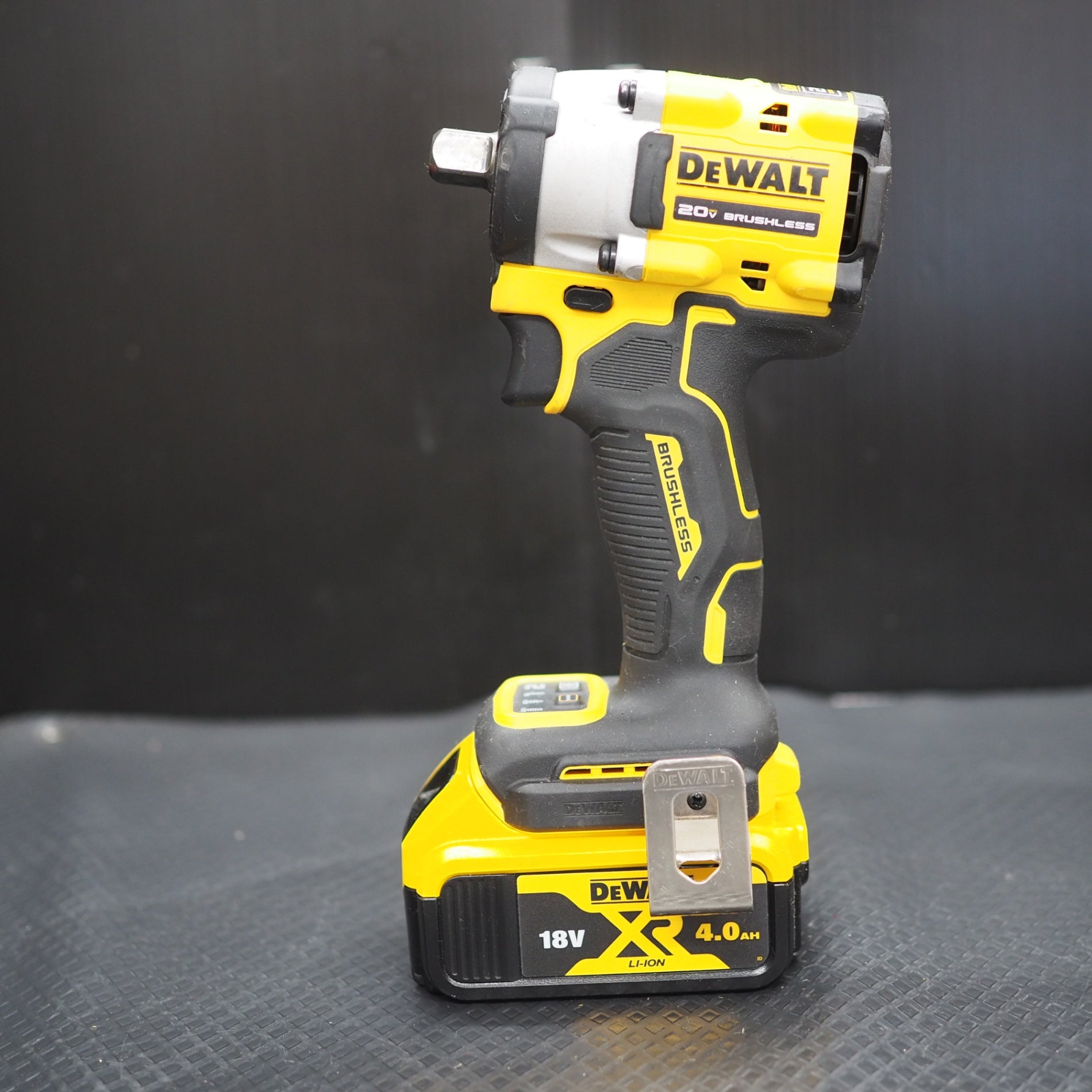 Dewalt 20v デウォルト インパクト Dewalt デウォルト 20V MAX XR Drywall Screw Gun Impact Driver Kit, 2 0-Amp Hour DCK267D2 の通販は - いいね ワールドセレクトショップ 店 au PAY マーケット 通販サイト