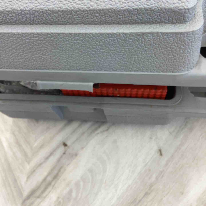 油圧ジャッキ 4t シリンダー 付属品多数 HYDRAULIC BODY-FRAME REPAIR KIT ケース割れ部分あり 【越谷店】