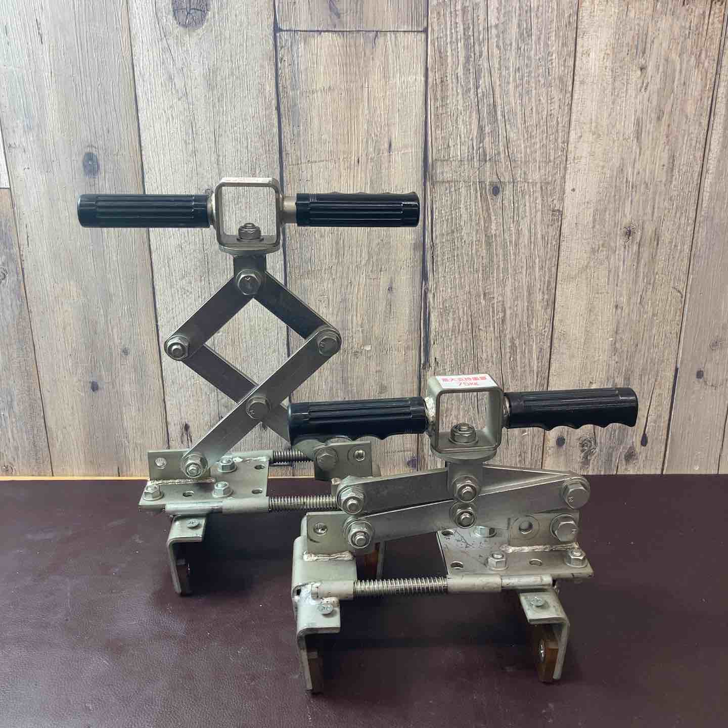 【中古】【店頭引取限定】石材クランプ　8.580円（税込）3261 石材クランプ 吊り上げ荷重約325kg 開口幅約300mm-680mm 1台 単品