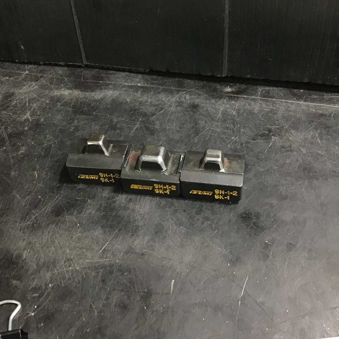 〇泉精器(IZUMI)  手動油圧式圧着工具 9H-1【草加店】