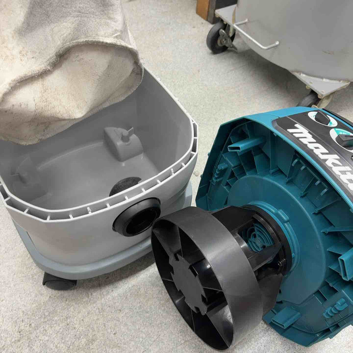 ★マキタ(makita) 集じん機 乾湿両用 VC1520【八潮店】